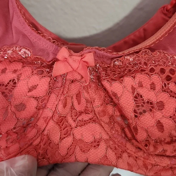 VICTORIA SECTRET Elegant Lace Coral Bra Size 40DDD. - Picture 2 of 11